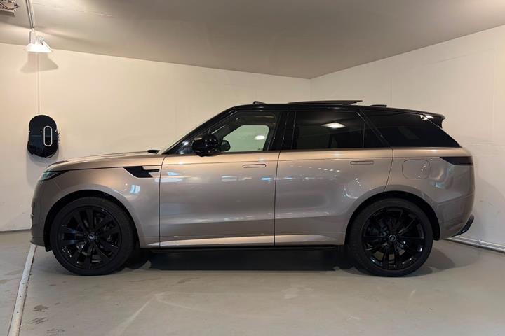 Brun Land Rover Range Rover sport fra 2023