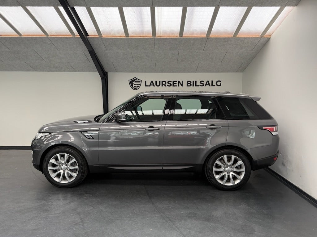 Grå Land Rover Range Rover sport fra 2014