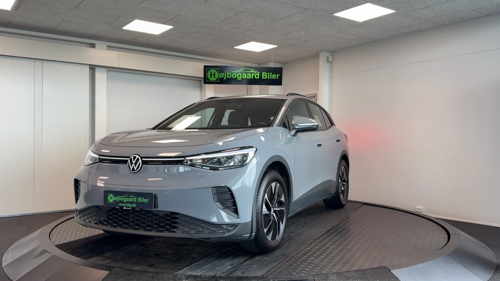 Grå VW ID.4 fra 2025 set udefra
