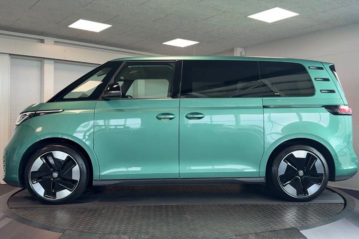 Grøn VW ID.Buzz fra 2024