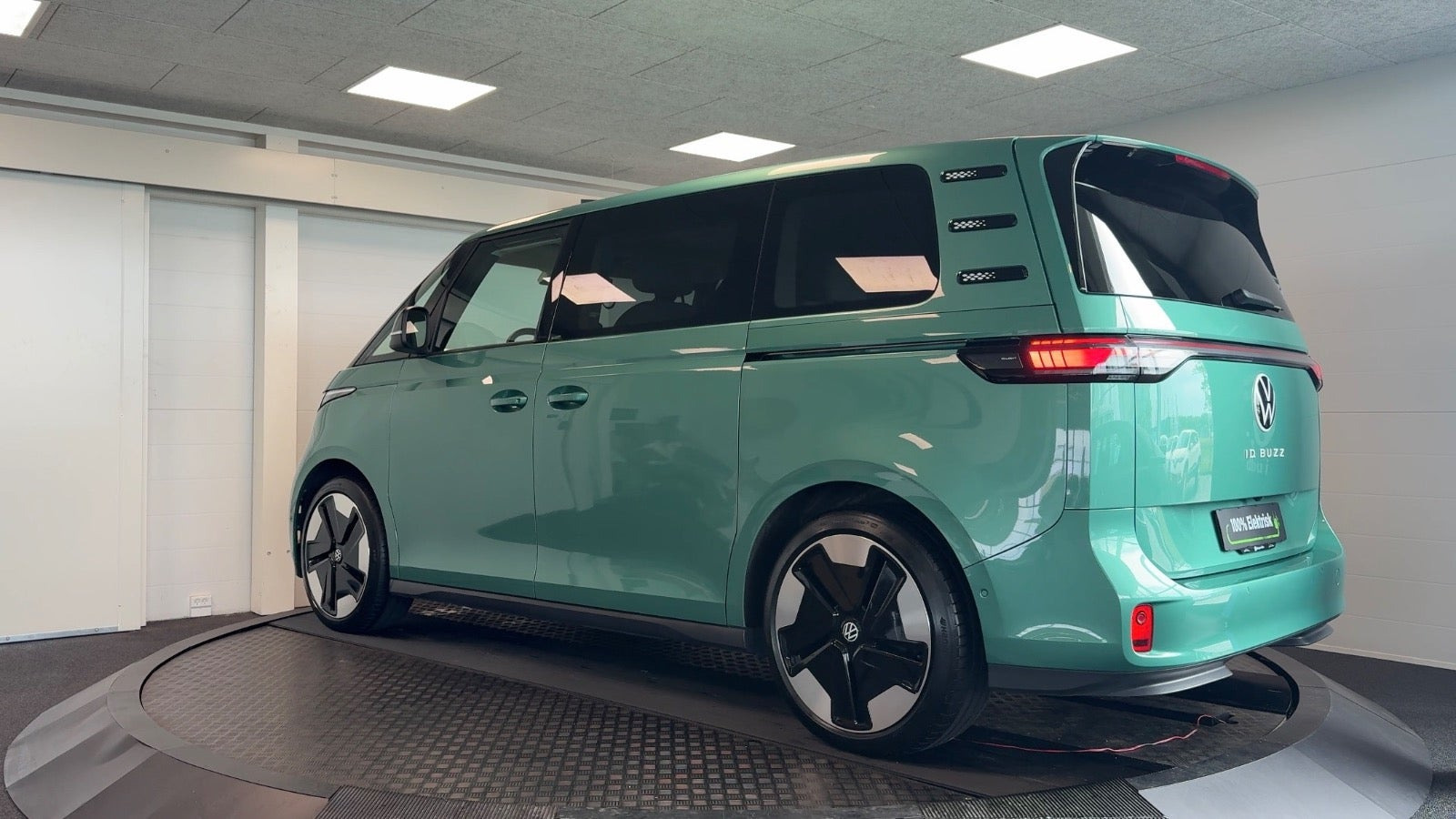 Grøn VW ID.Buzz fra 2024