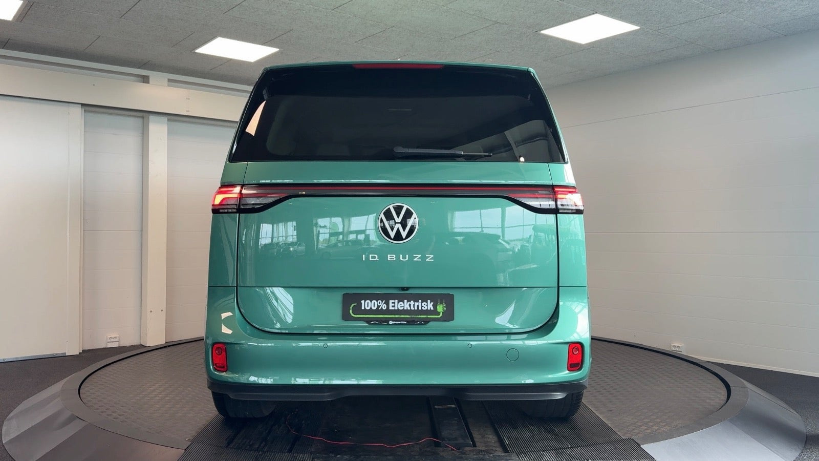 Grøn VW ID.Buzz fra 2024