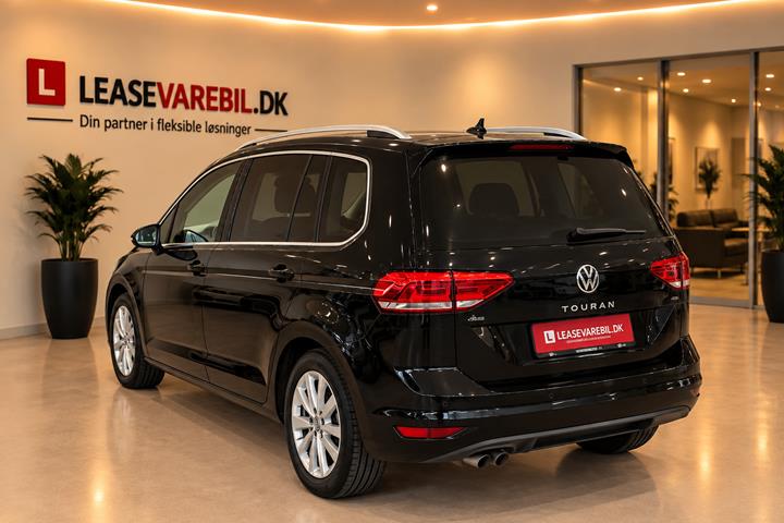 Sort VW Touran fra 2022