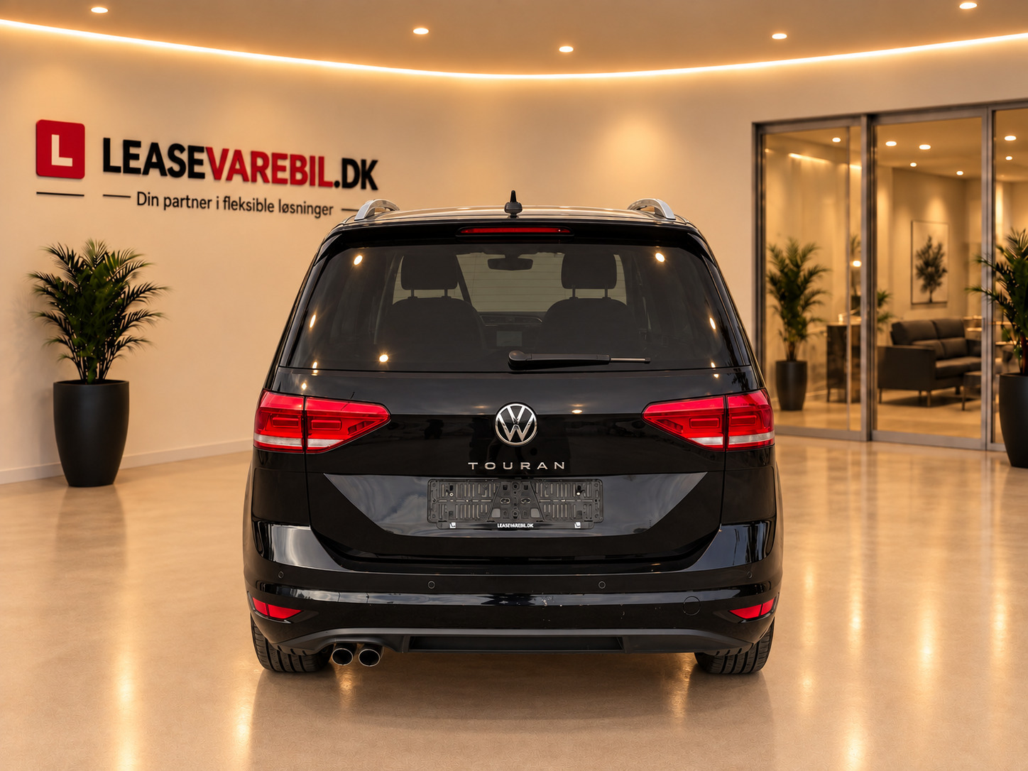 Sort VW Touran fra 2022