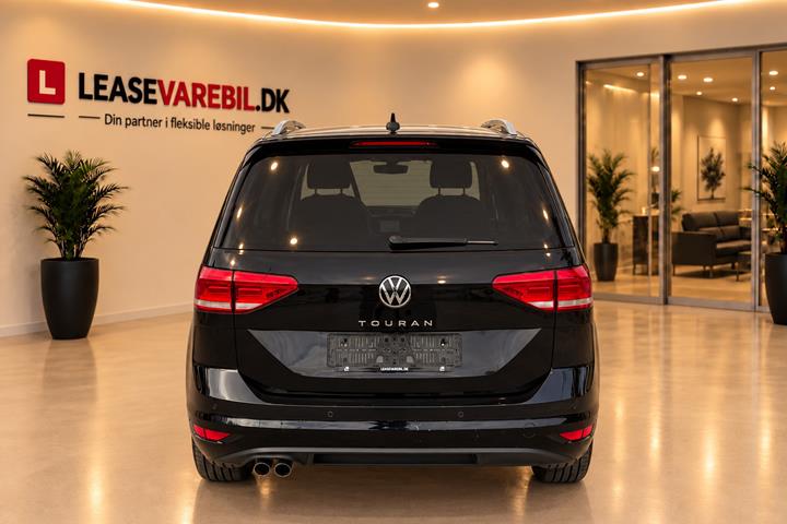 Sort VW Touran fra 2022