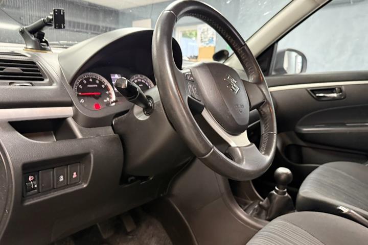 undefined Suzuki Swift fra 2015
