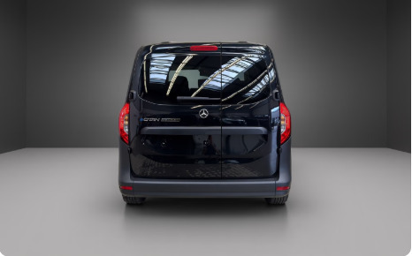 Sort Mercedes eCitan fra 2024