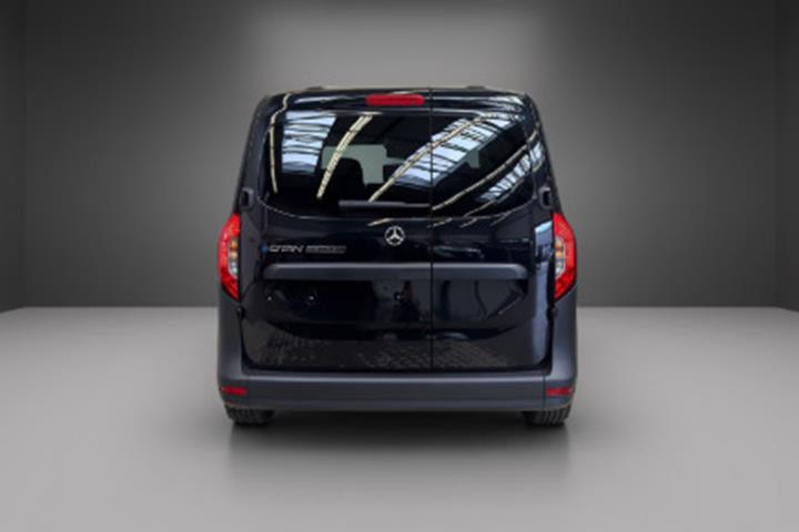 Sort Mercedes eCitan fra 2024