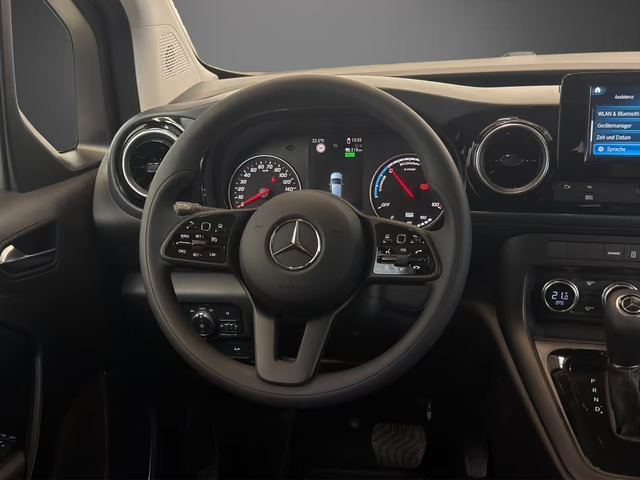 Sort Mercedes eCitan fra 2024