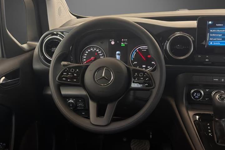 Sort Mercedes eCitan fra 2024