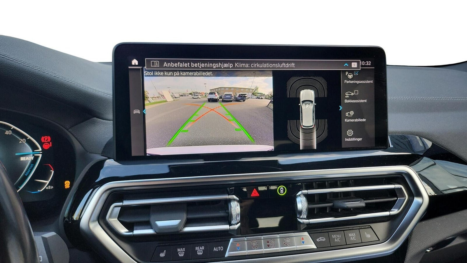 Hvid BMW iX3 fra 2022