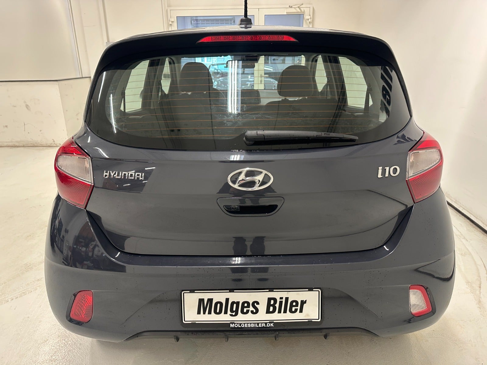 Blå Hyundai i10 fra 2022