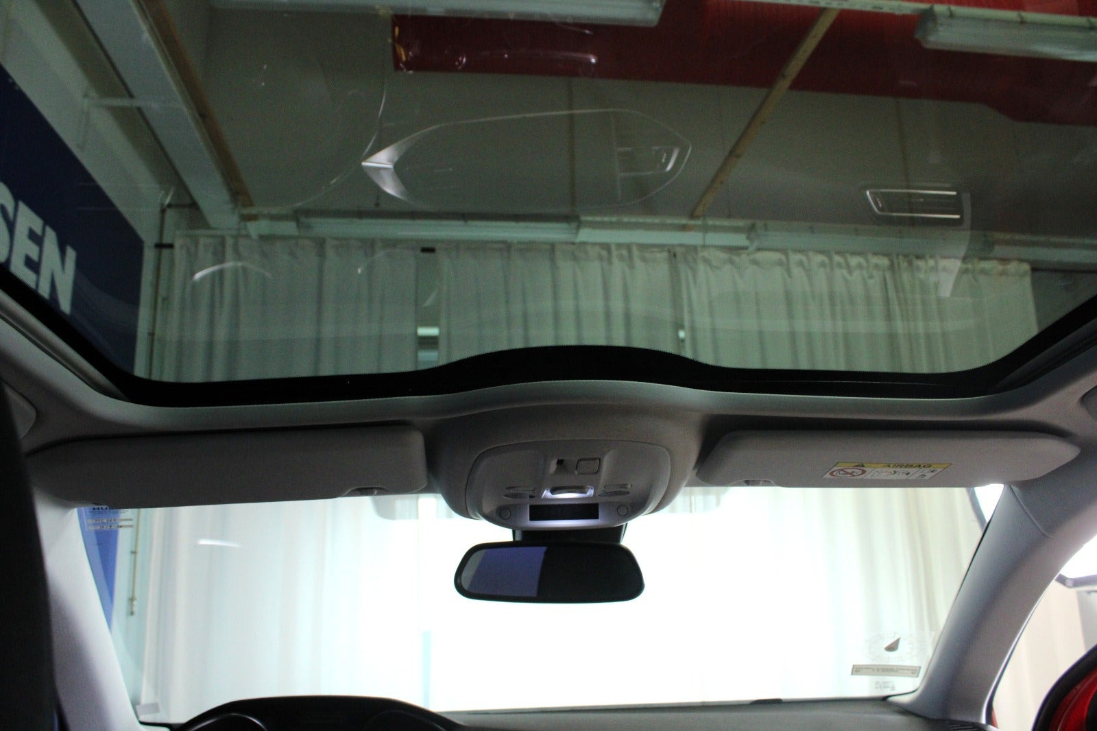 Rød Peugeot 308 fra 2016