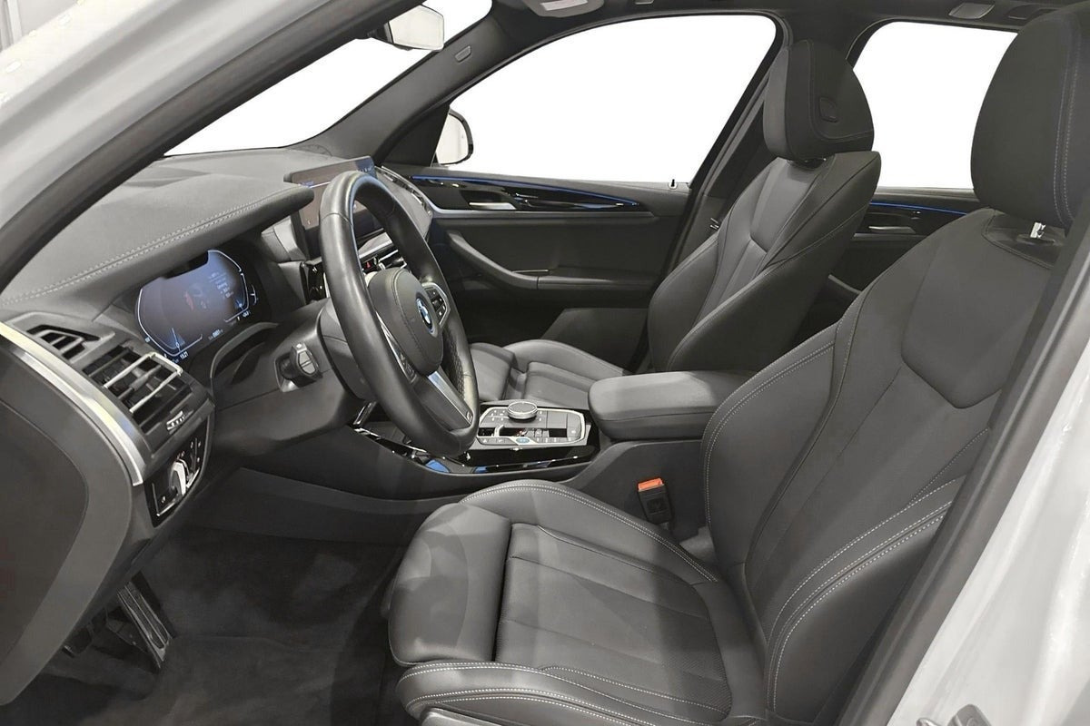 Hvid BMW iX3 fra 2024