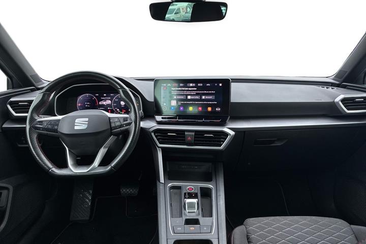 Sølv Seat Leon fra 2022