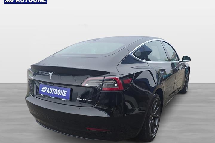 Sort Tesla Model 3 fra 2019