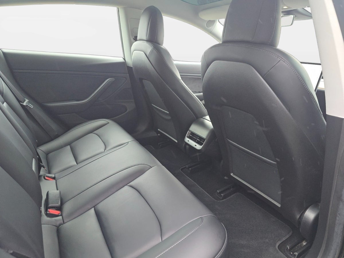 Sort Tesla Model 3 fra 2019