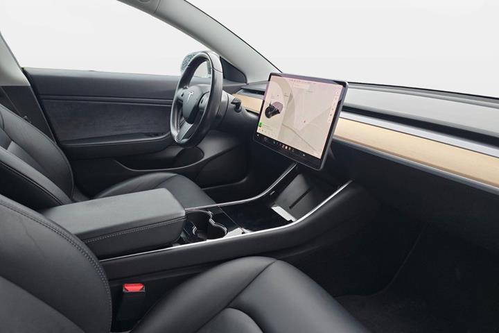 Sort Tesla Model 3 fra 2019