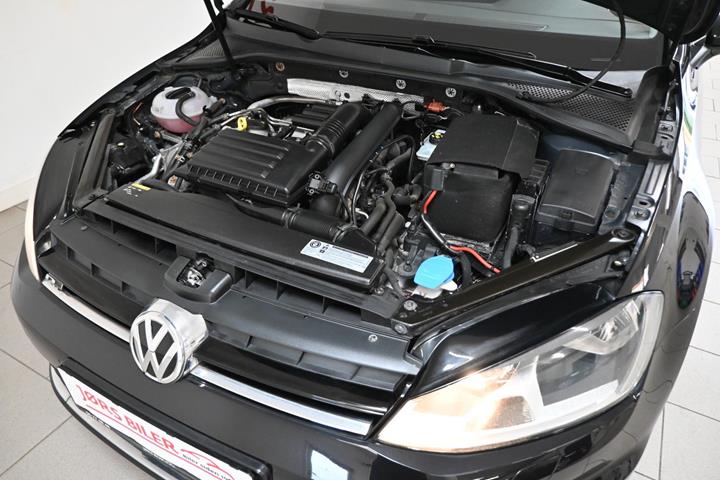 Sort VW Golf VII fra 2016