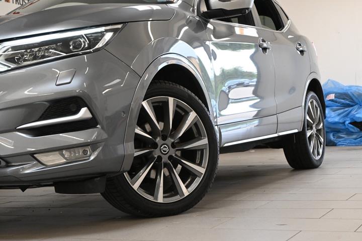 Grå Nissan Qashqai fra 2019