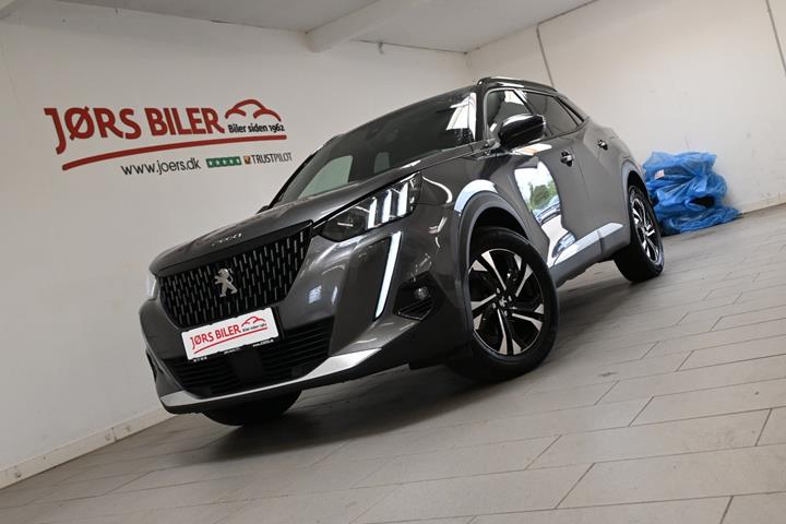 Grå Peugeot 2008 fra 2021 set udefra