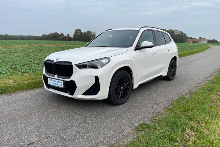 Hvid BMW iX1 fra 2023