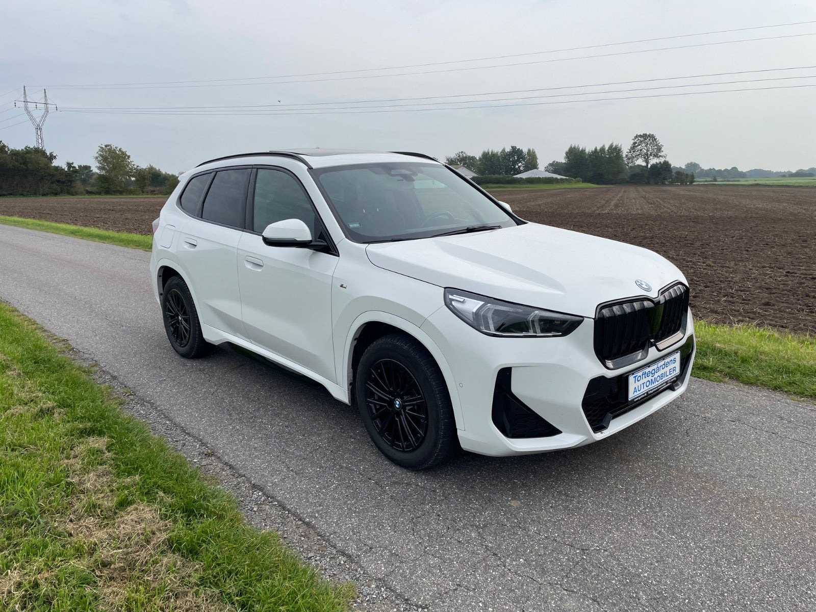 Hvid BMW iX1 fra 2023