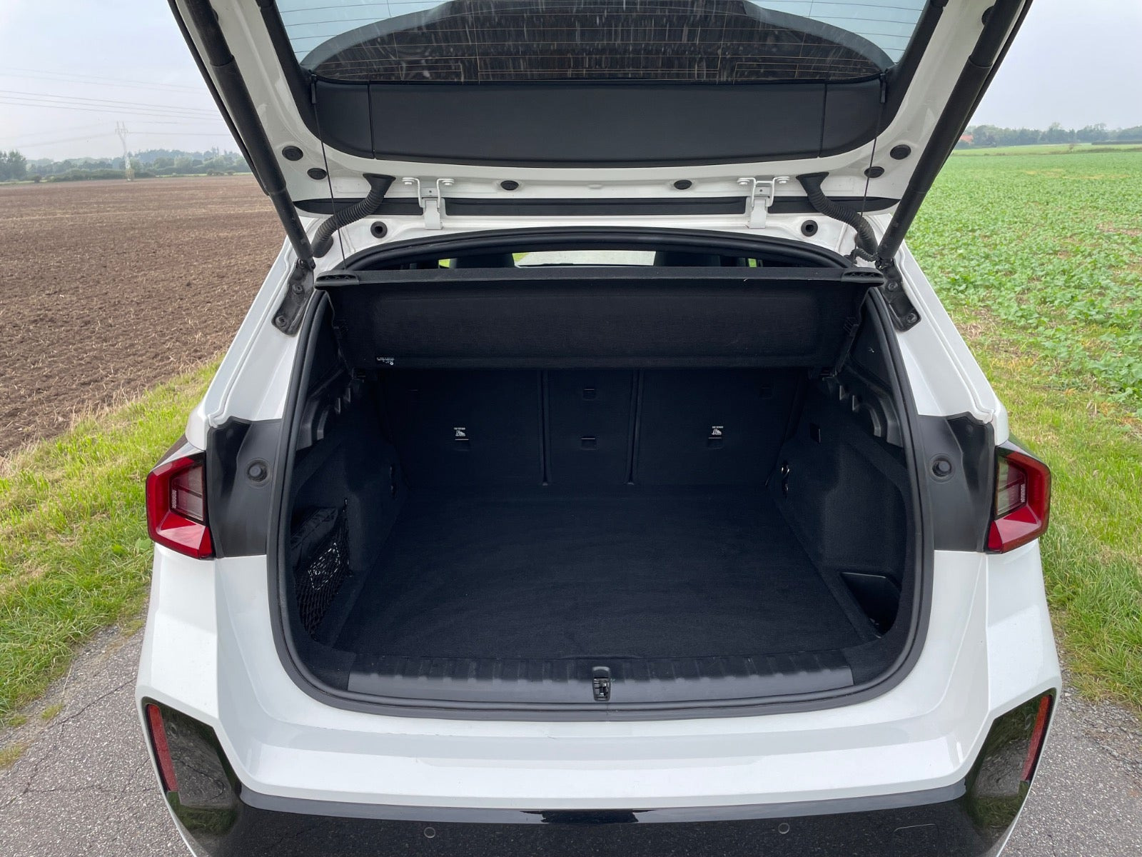 Hvid BMW iX1 fra 2023