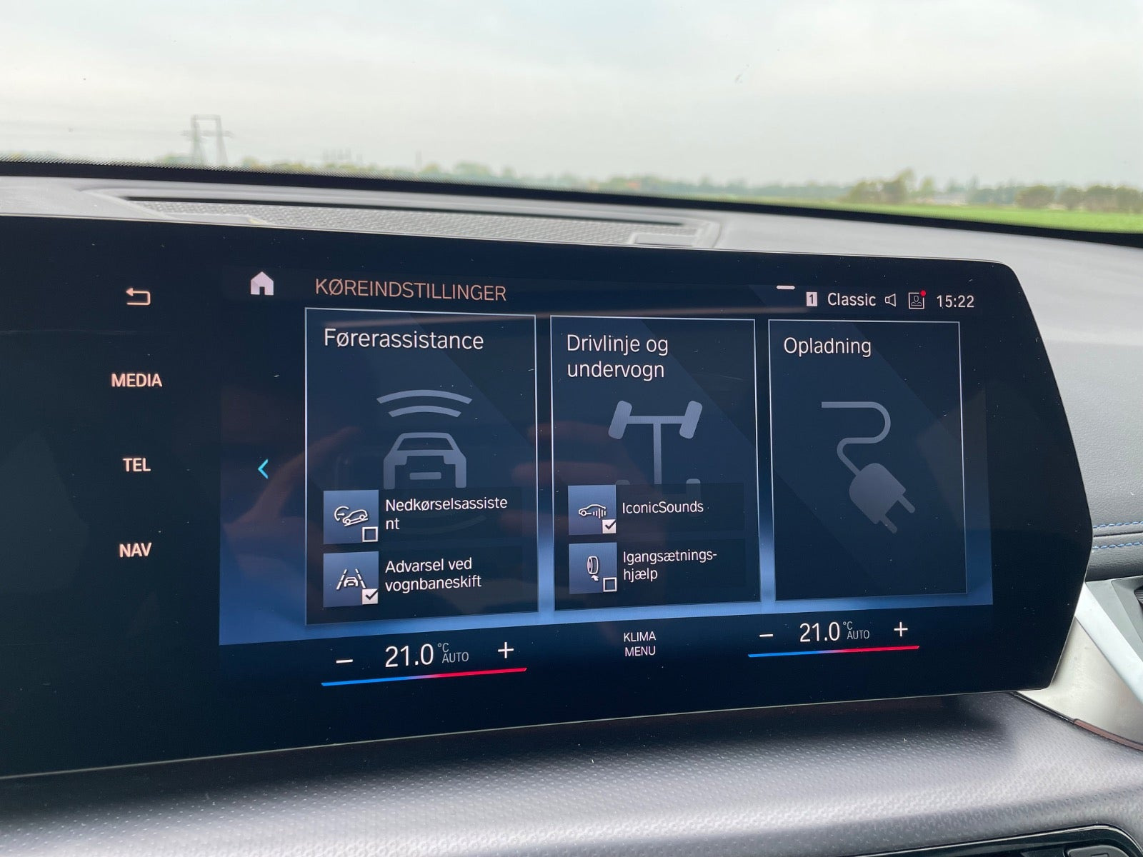Hvid BMW iX1 fra 2023