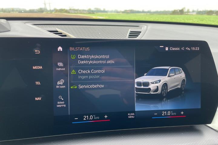 Hvid BMW iX1 fra 2023