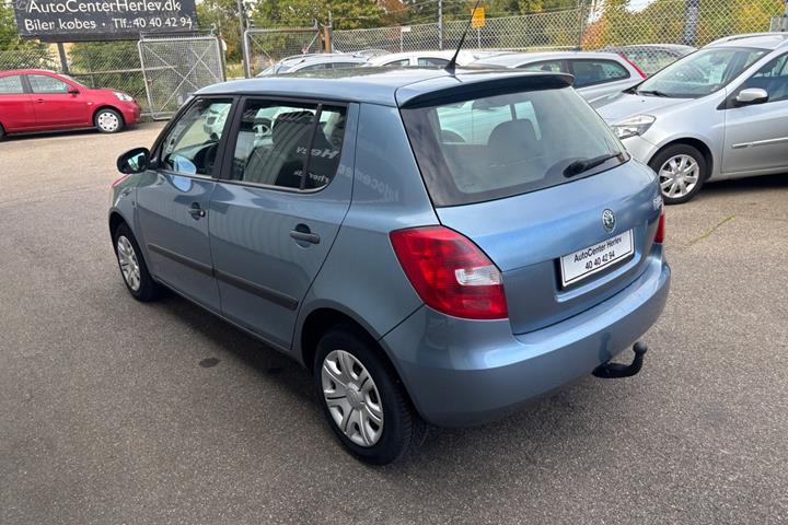 Blå Skoda Fabia fra 2009