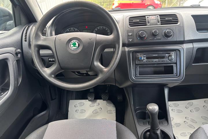Blå Skoda Fabia fra 2009