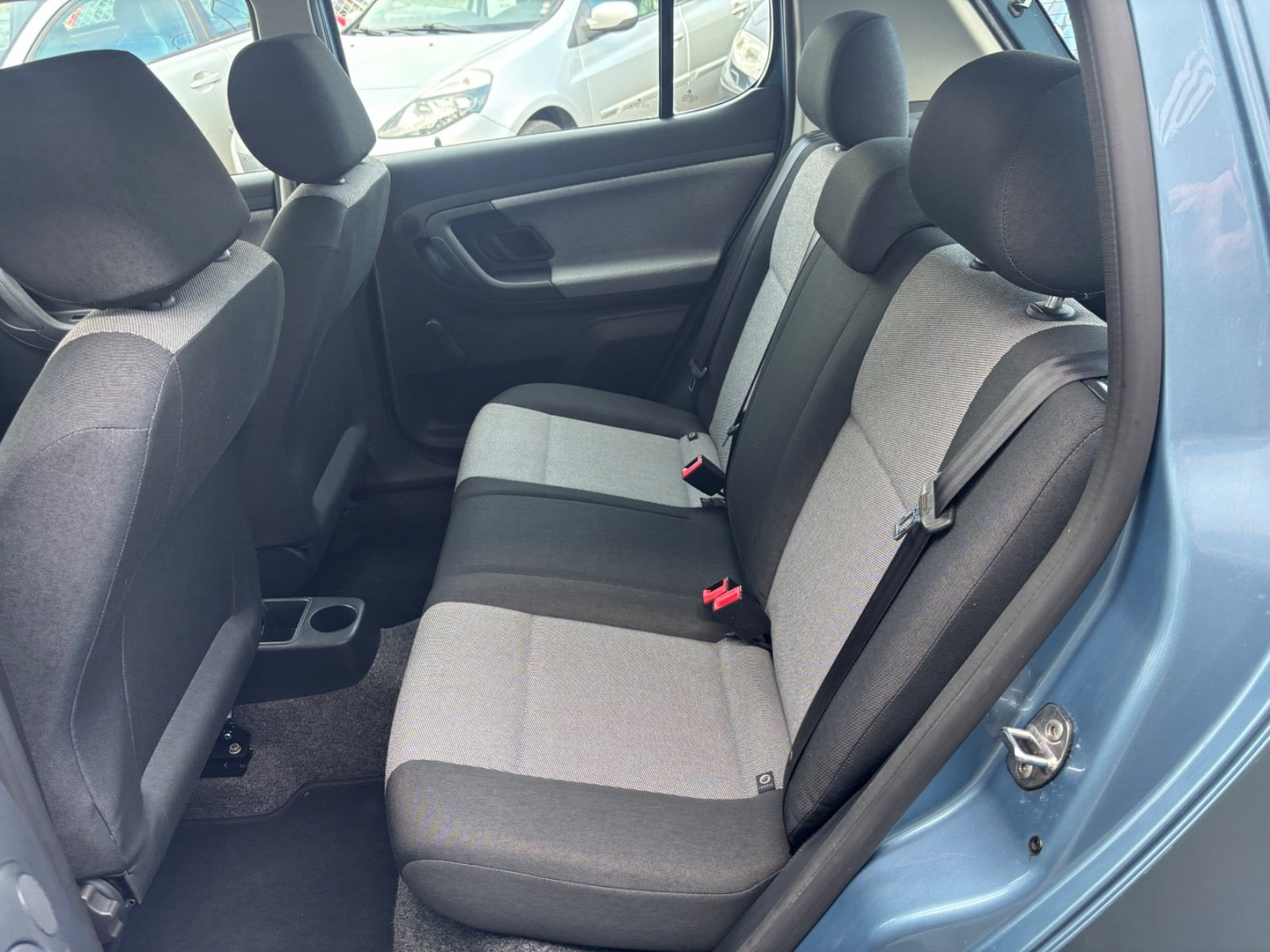 Blå Skoda Fabia fra 2009