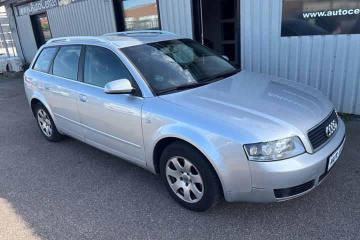 Sølv Audi A4 fra 2005