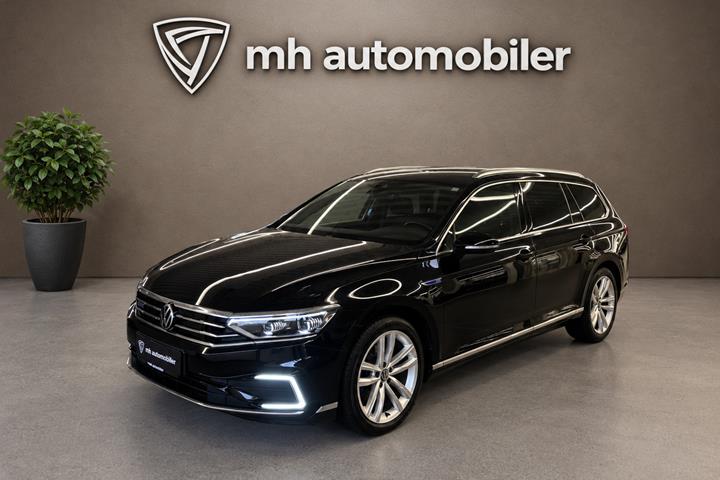 Sort VW Passat fra 2021