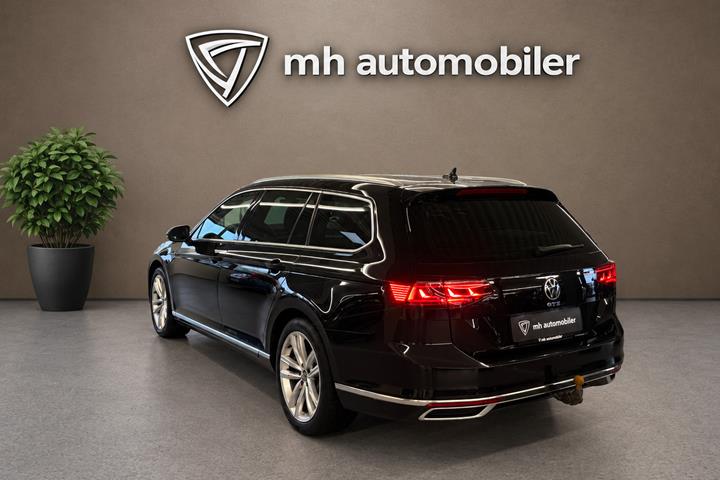 Sort VW Passat fra 2021