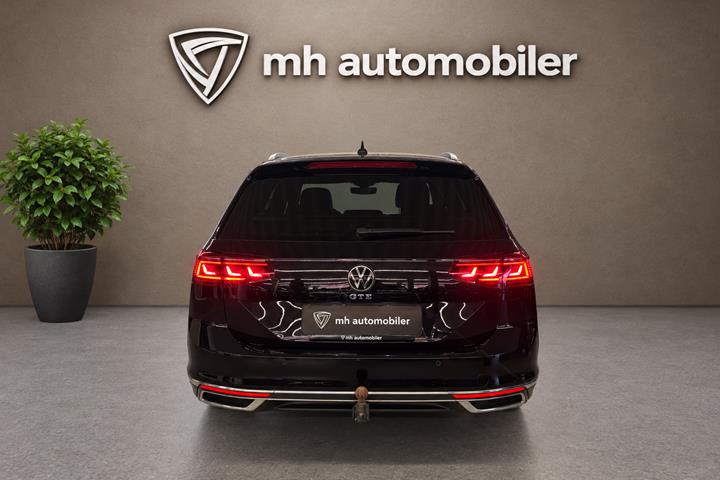 Sort VW Passat fra 2021