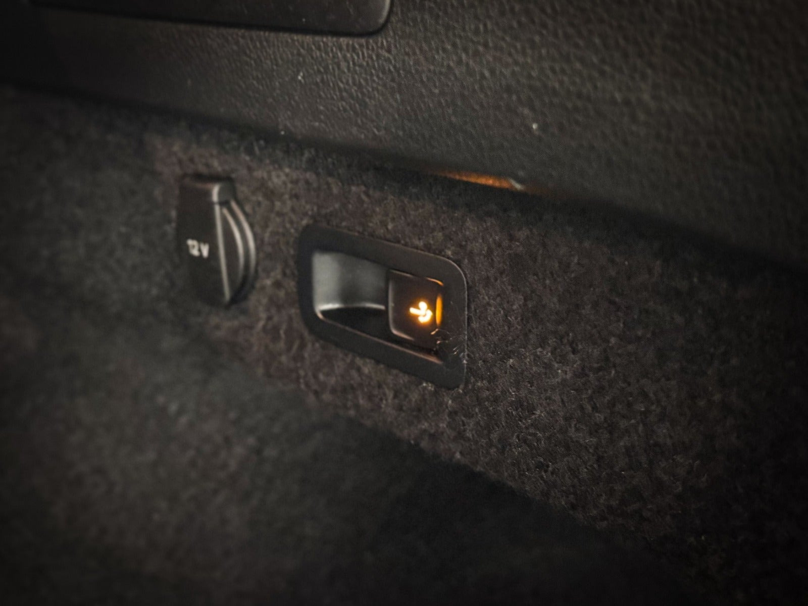 Sort VW Passat fra 2021