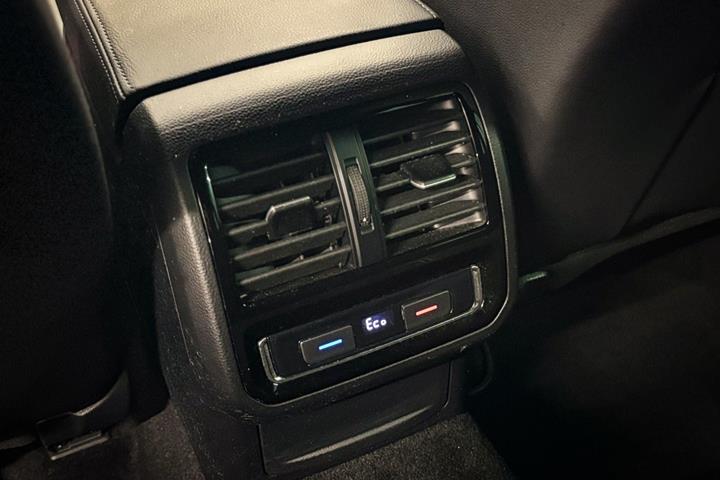 Sort VW Passat fra 2021