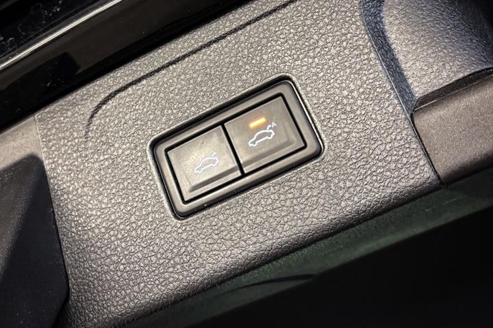 Sort VW Passat fra 2021