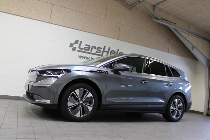 Grå Skoda Enyaq fra 2023