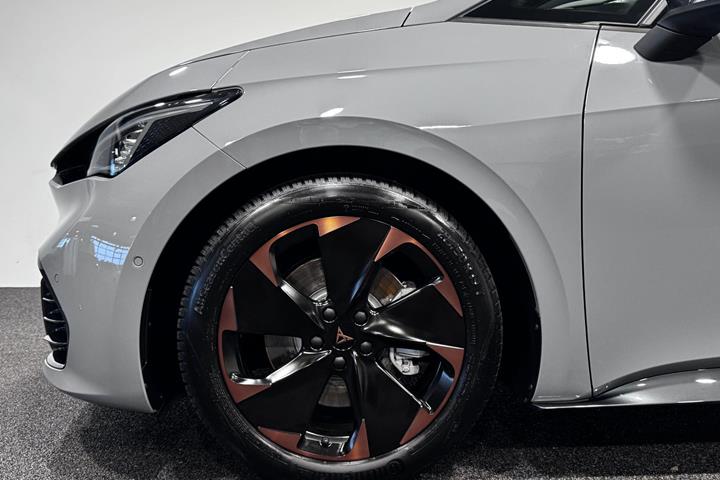 Grå Cupra Born fra 2025