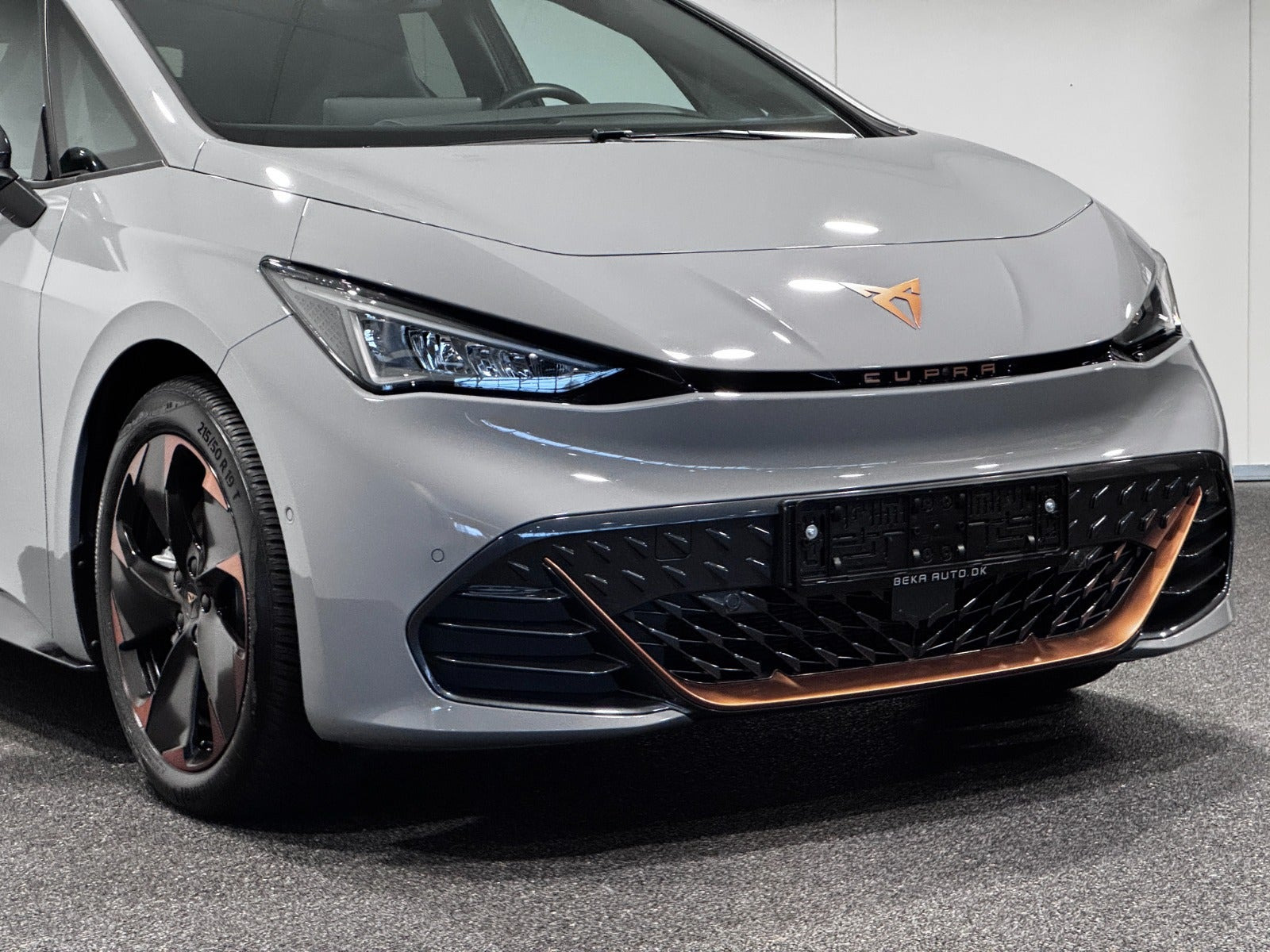 Grå Cupra Born fra 2025