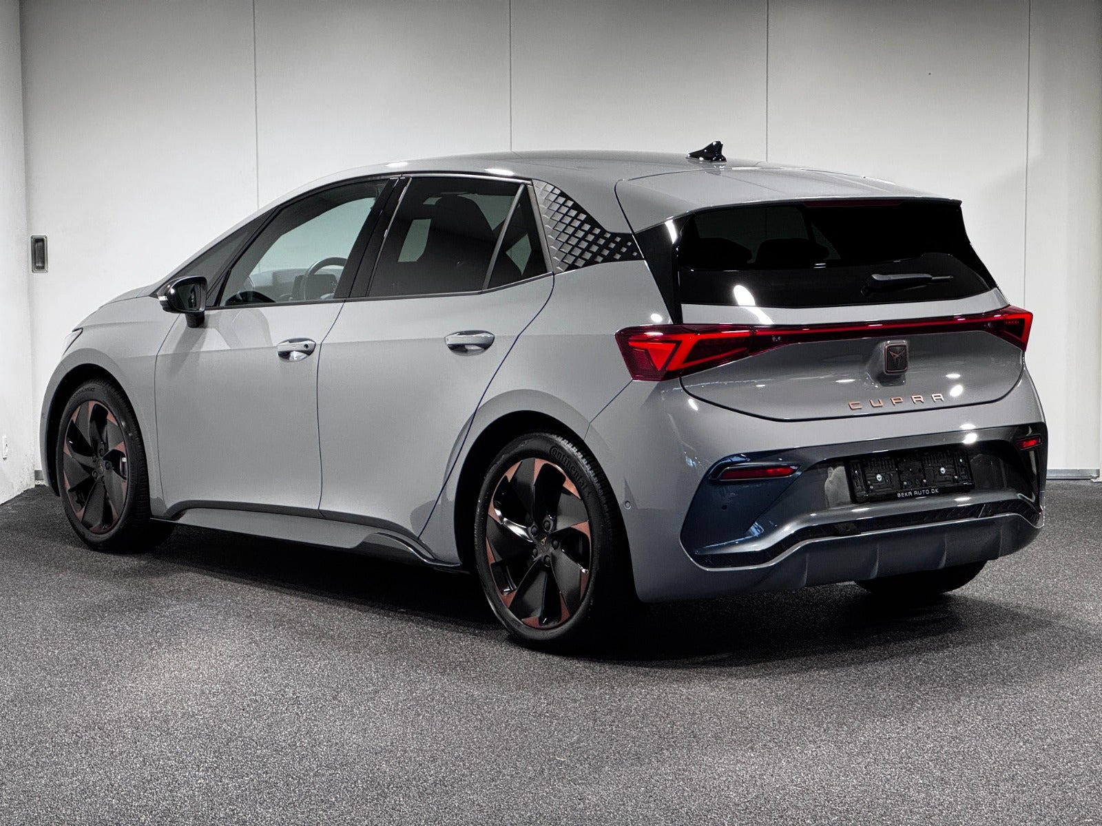 Grå Cupra Born fra 2025