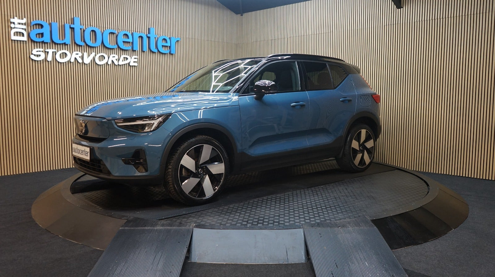 Sort Volvo XC40 fra 2023
