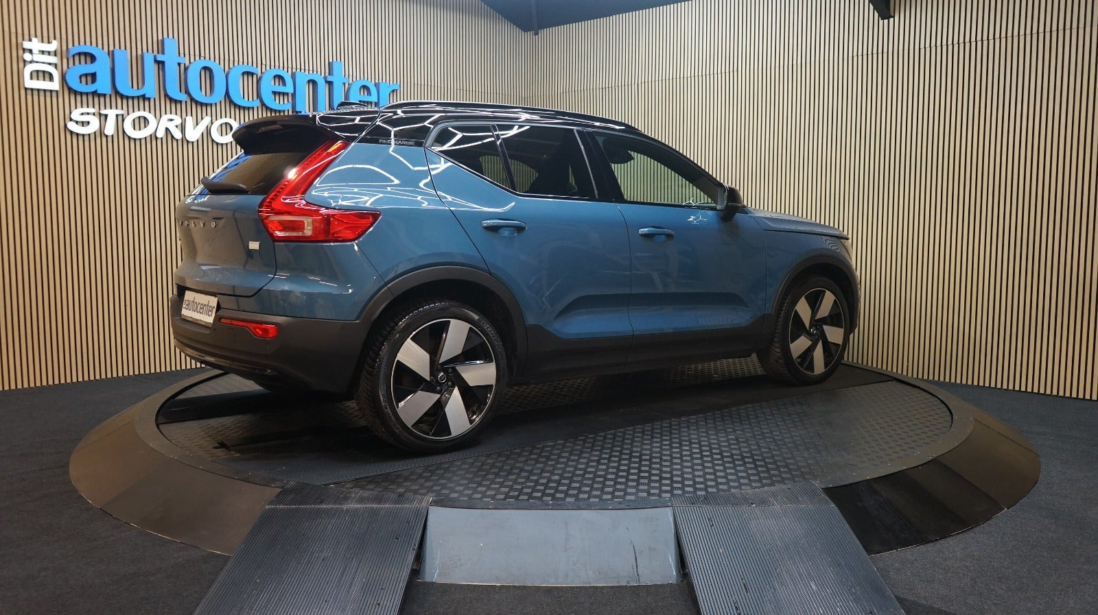 Sort Volvo XC40 fra 2023