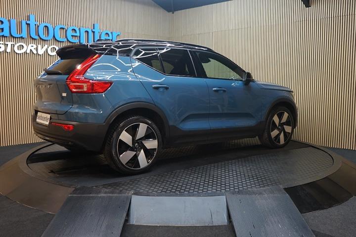 Sort Volvo XC40 fra 2023
