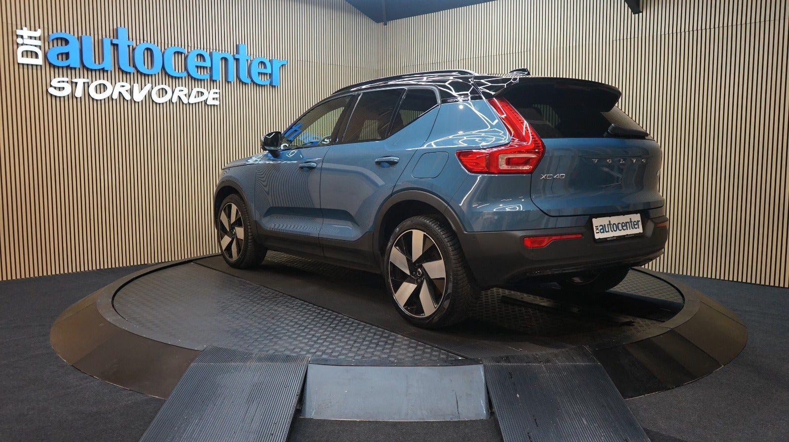 Sort Volvo XC40 fra 2023