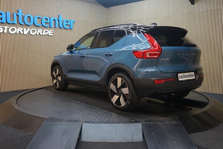 Sort Volvo XC40 fra 2023
