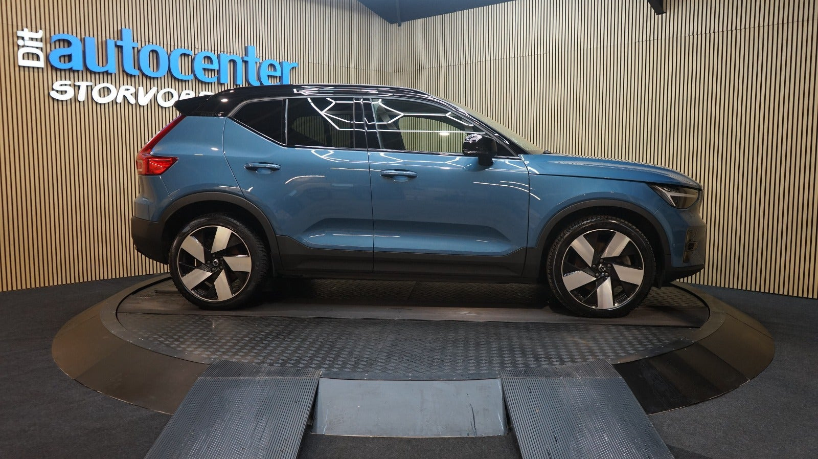 Sort Volvo XC40 fra 2023